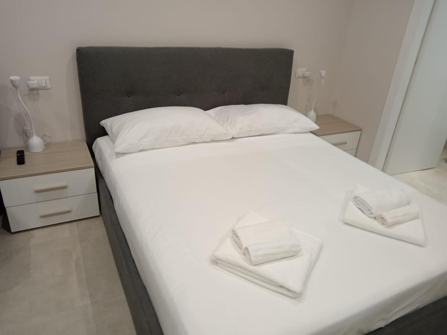 Gambara Metro Apartment Milano Dış mekan fotoğraf